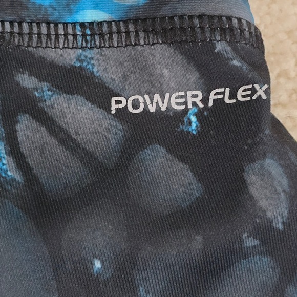 Champion Power Flex Butterfly Print Capris Leggings Womens Sz L Blue Athletic - Picture 6 of 10
